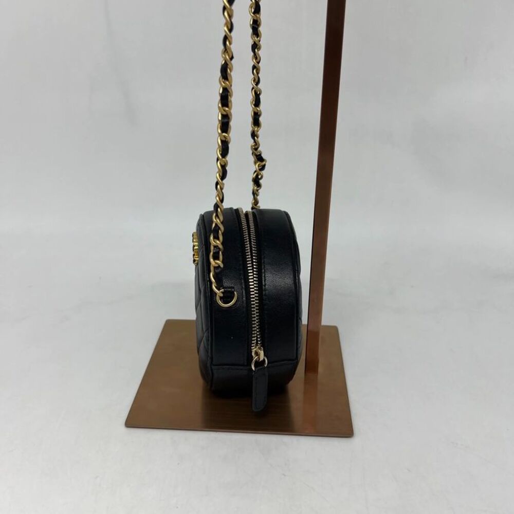 Chanel Women Pre-Loved Bag Very Good Condition - Picture 5 of 9